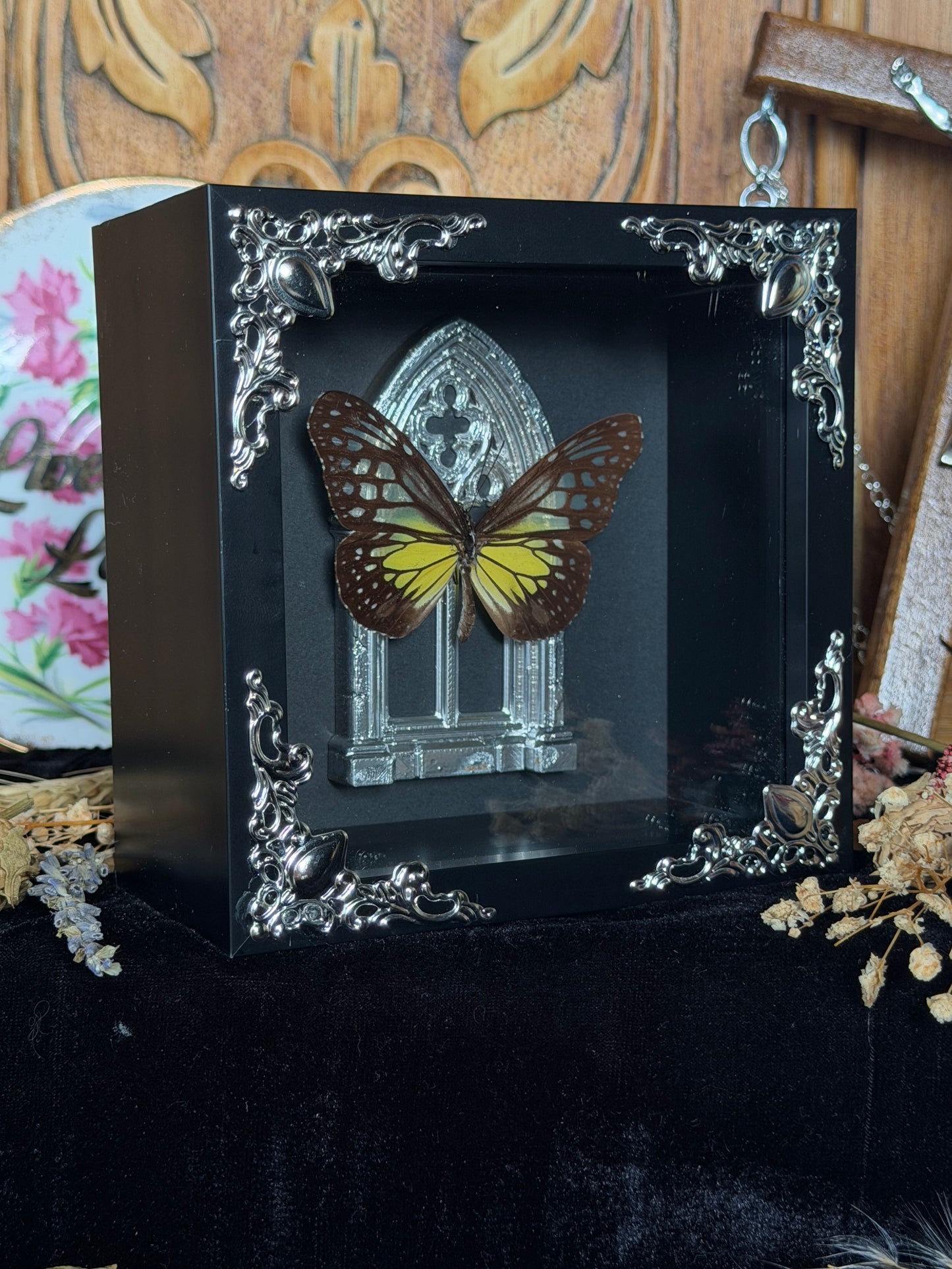 FLUTTERBY ARCH - Yellow Butterfly on Silver Arch Frame