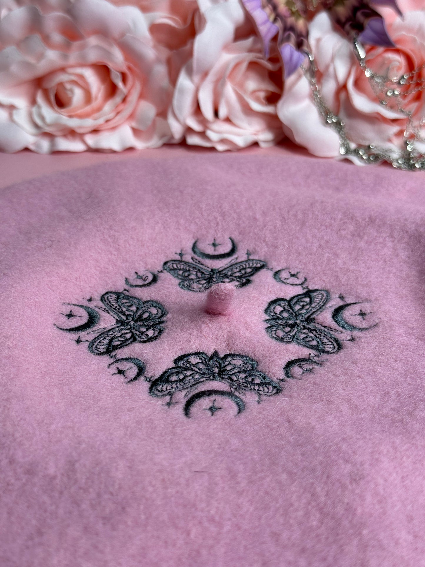 MOTH & MOON -  embroidered beret