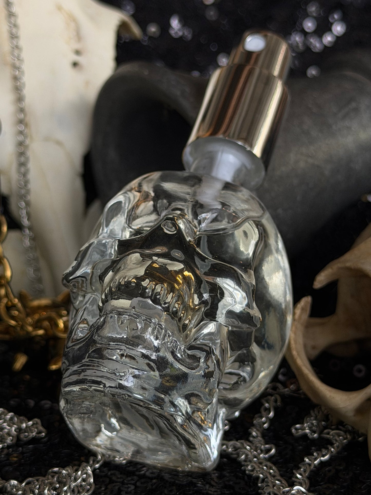 VAN HELSING - Mother of Hades Skull Perfume