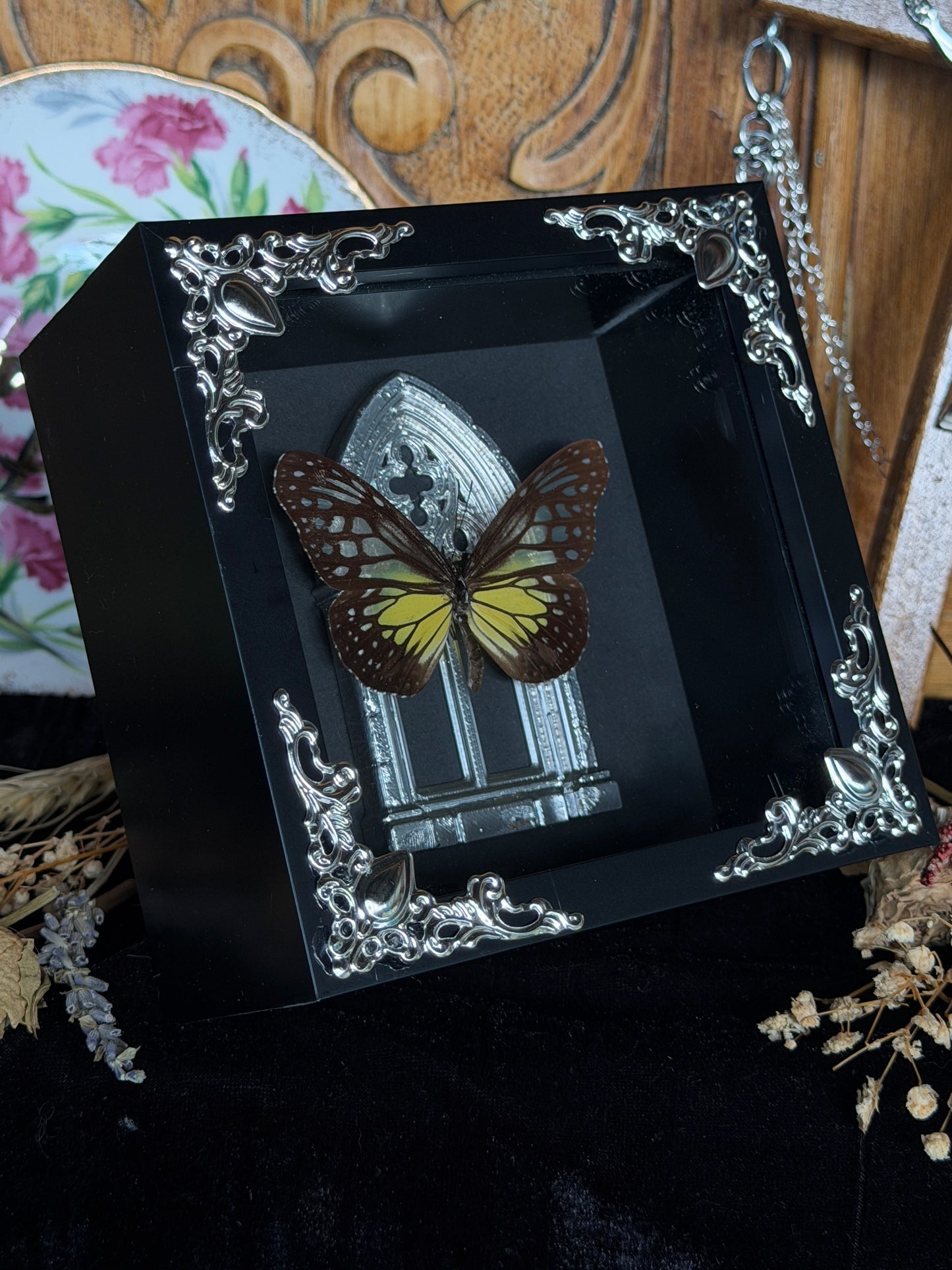 FLUTTERBY ARCH - Yellow Butterfly on Silver Arch Frame